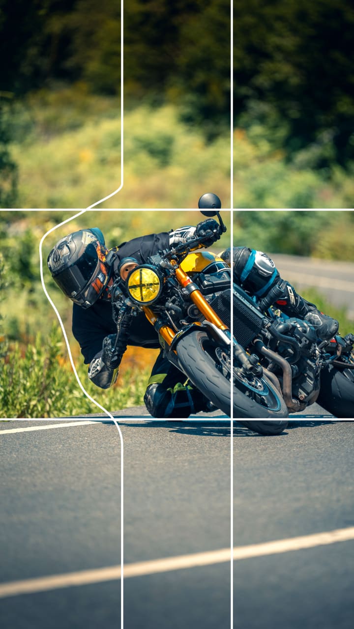 ızgaradan taşan 3D pop-out fotoğraf — Grid Pop-Out ile yapıldı, otto96: Izgaradan taşan motosiklet: 3×3 grid pop-out efekti. Instagram profil ızgarası için taşan fotoğraf.